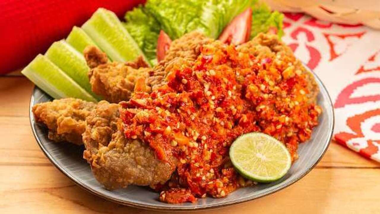 Ayam Geprek, Kuliner Pedas yang Semakin Digemari Masyarakat