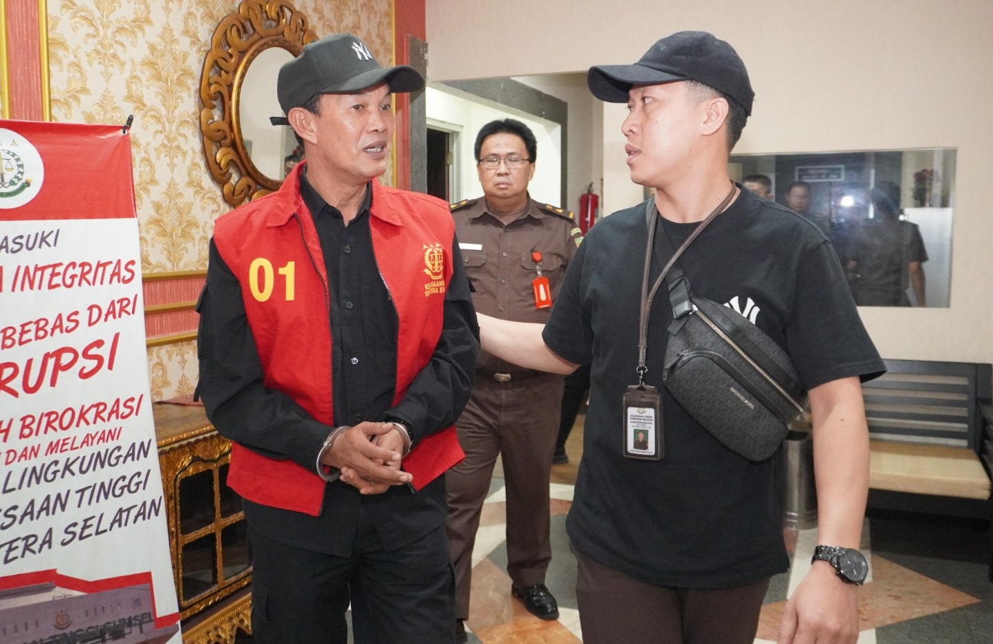 Dugaan Korupsi Proyek Pasar Cinde: Mantan Wako Palembang Harnojoyo Ditetapkan Tersangka dan Ditahan di Rutan