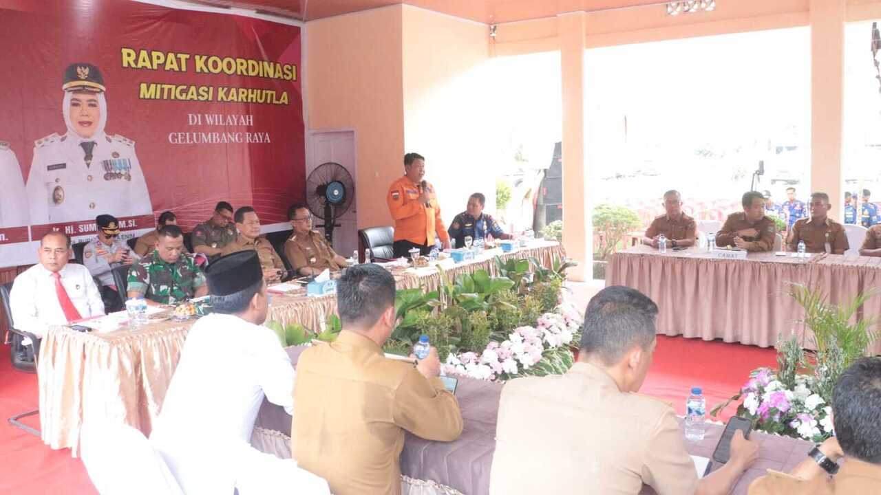 Bupati Instruksikan Kades Tegakkan Larangan Bakar Lahan
