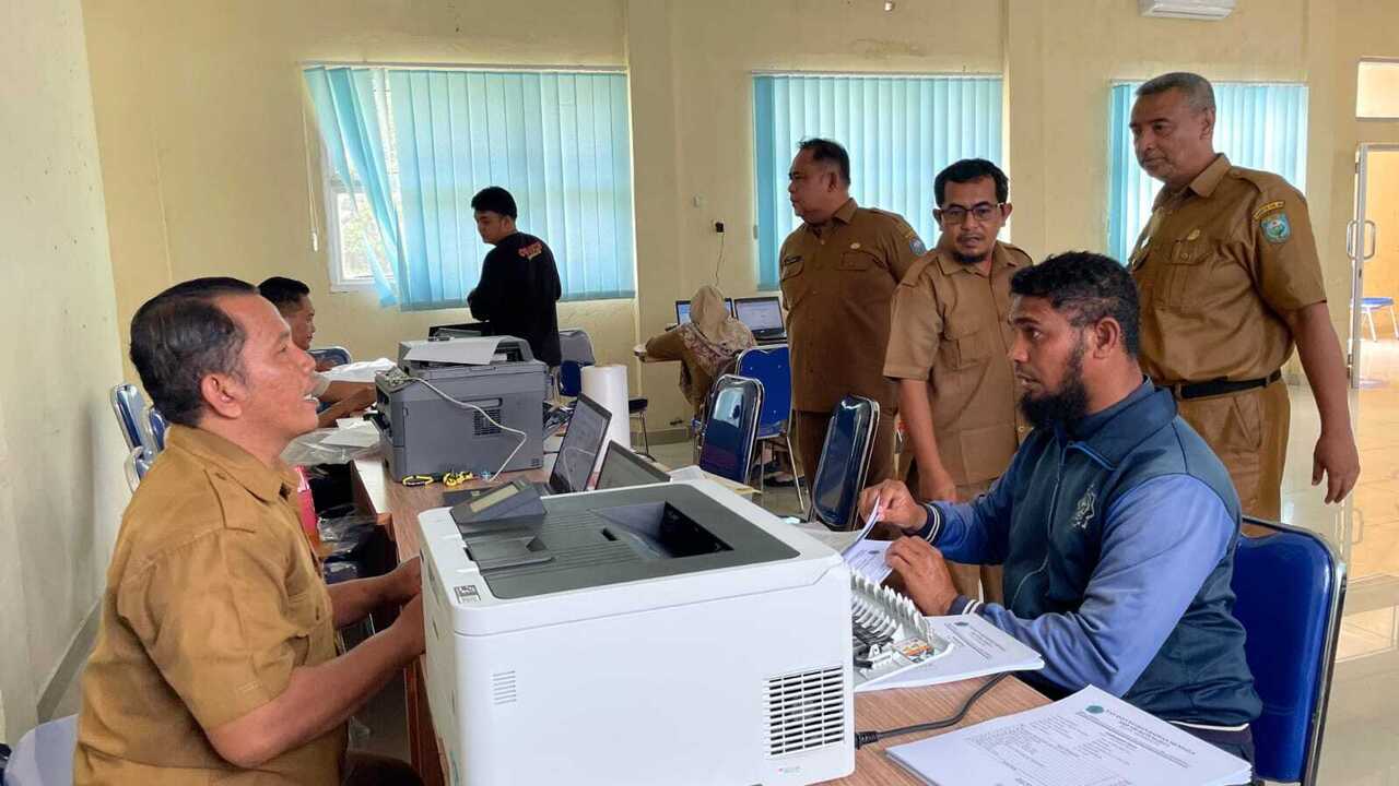 Cap Tiga Jari Dihapus, Ijazah SMP OKU Kini Lebih Simpel