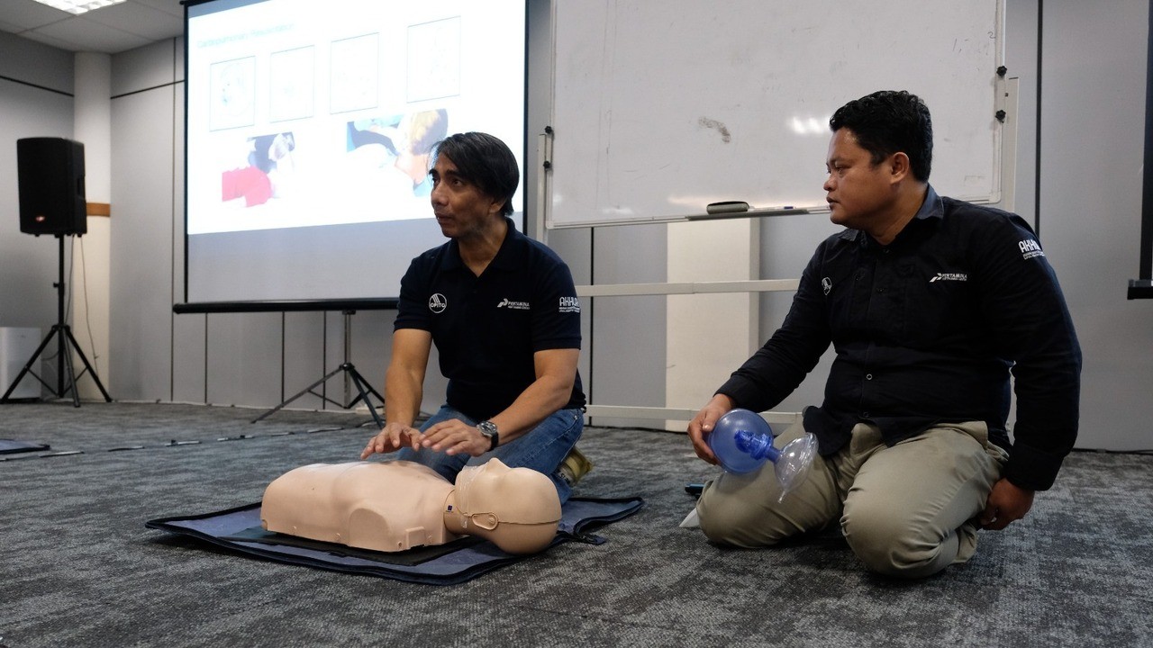 Sinergi Pertamina HSE TC Sungai Gerong dan Pertamina Patra Niaga Bekali Jurnalis Sumsel Ilmu Basic Safety & Ev