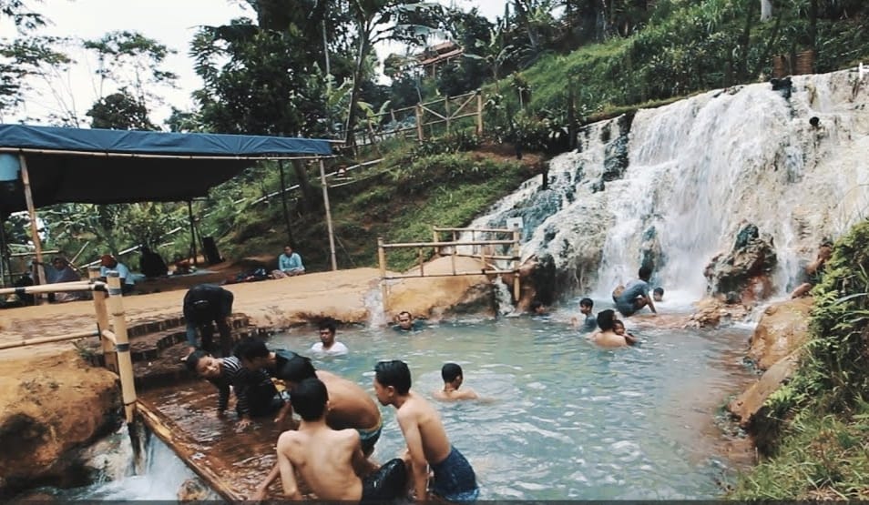 Keindahan Air Panas Nagrak Parongpong, Garut Salah Satu Destinasi Wisata Air Panas Terbaik di Indonesia