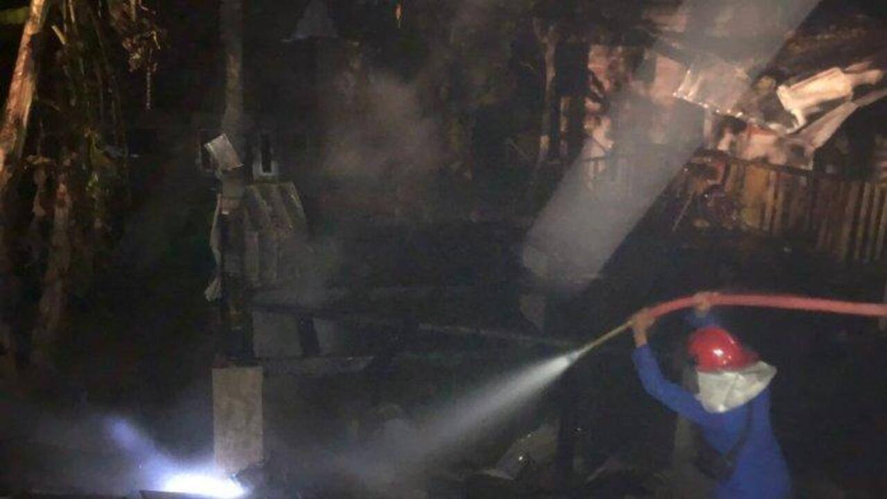 Rumah Pohon di Sekolah Islam Terpadu Fathona Baturaja Terbakar