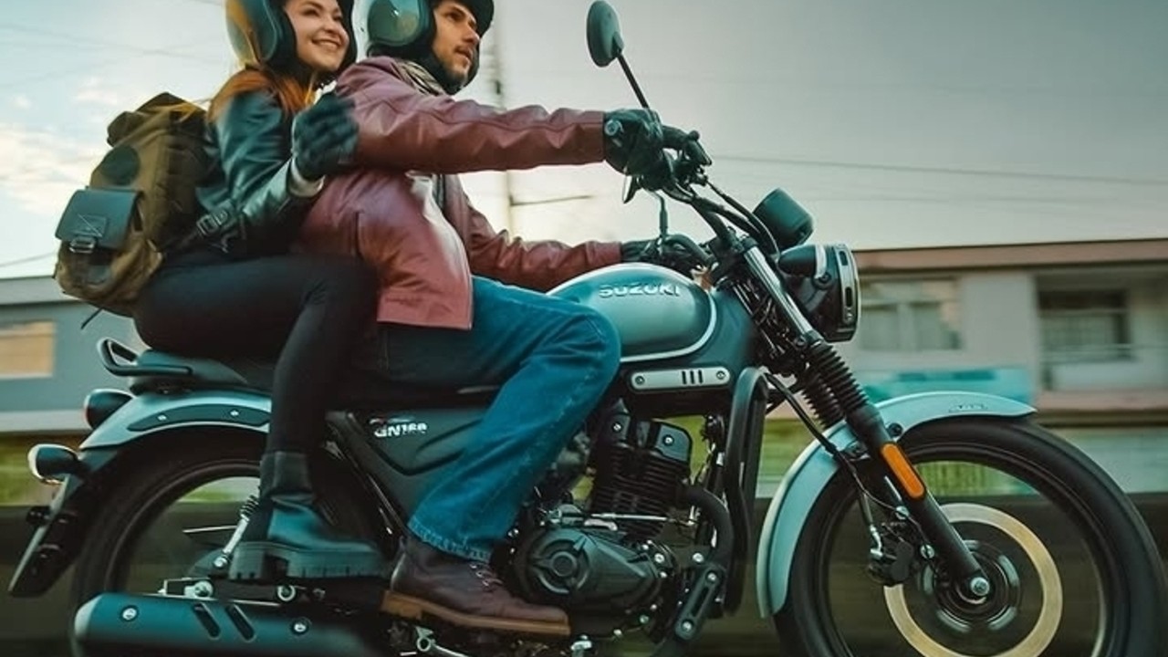  Suzuki GN 160 vs Kawasaki W175 Street ABS, Mana Motor Retro Paling Worth It?