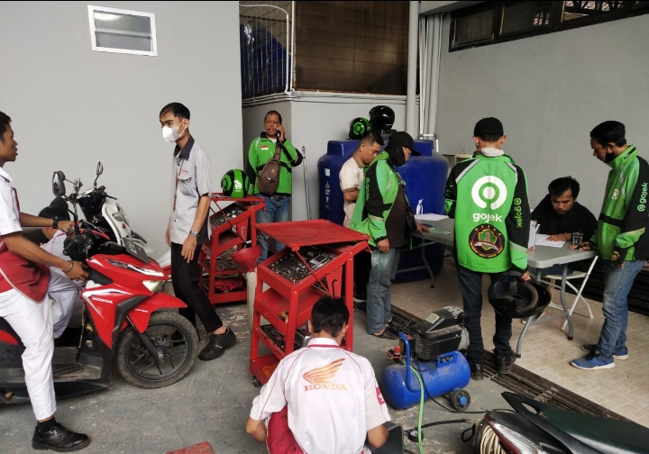 Gojek di Sumatera Terus Ringankan Beban Harian Para Mitra Gojek Melalui Program Swadaya