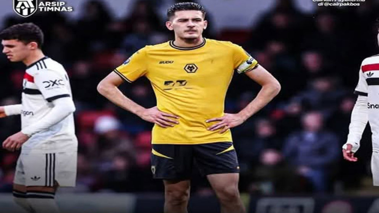 Justin Hubner Dinobatkan Player of the Season Wolves U-21 2024/25