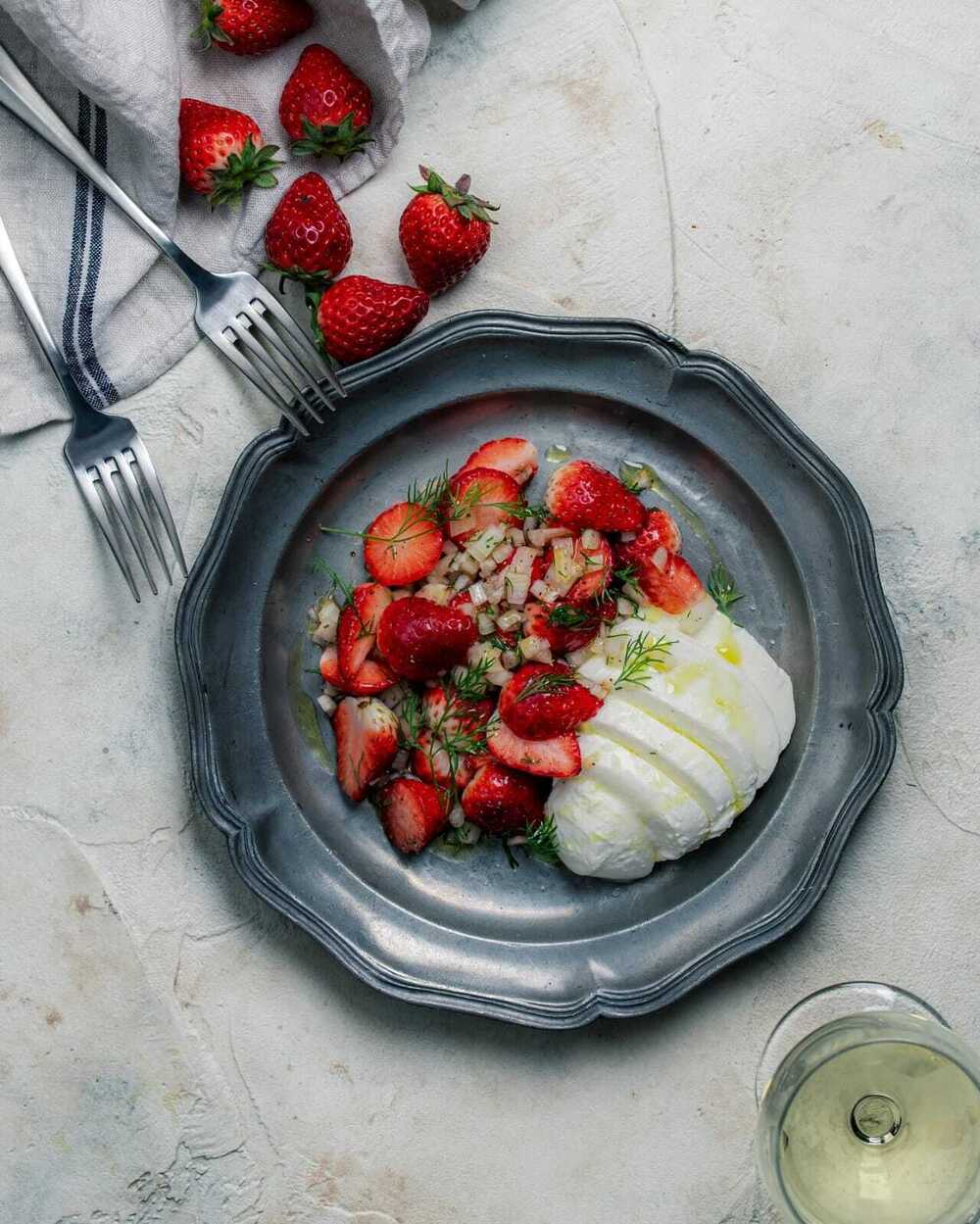 Inilah 8 Manfaat Makan Buah Strawberry bagi Ibu Hamil, Penasaran Apa Saja?
