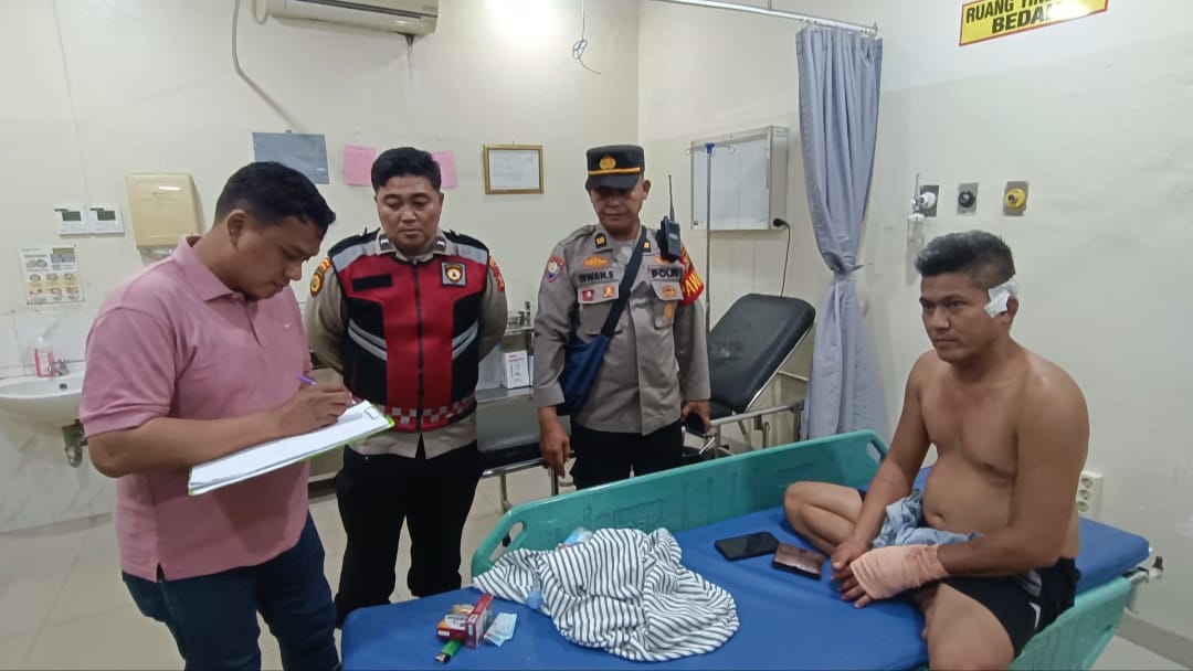 Ditikam Tukang Cover Jok Motor, Tukang Tambal Ban Terkapar Tak Berdaya