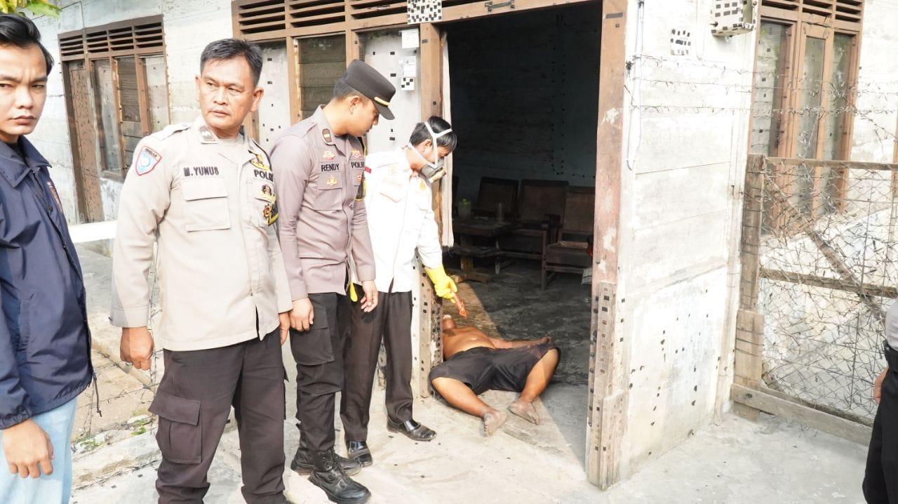 Hidup Sebatang Kara Ditemukan Tewas Mulut Berbusa