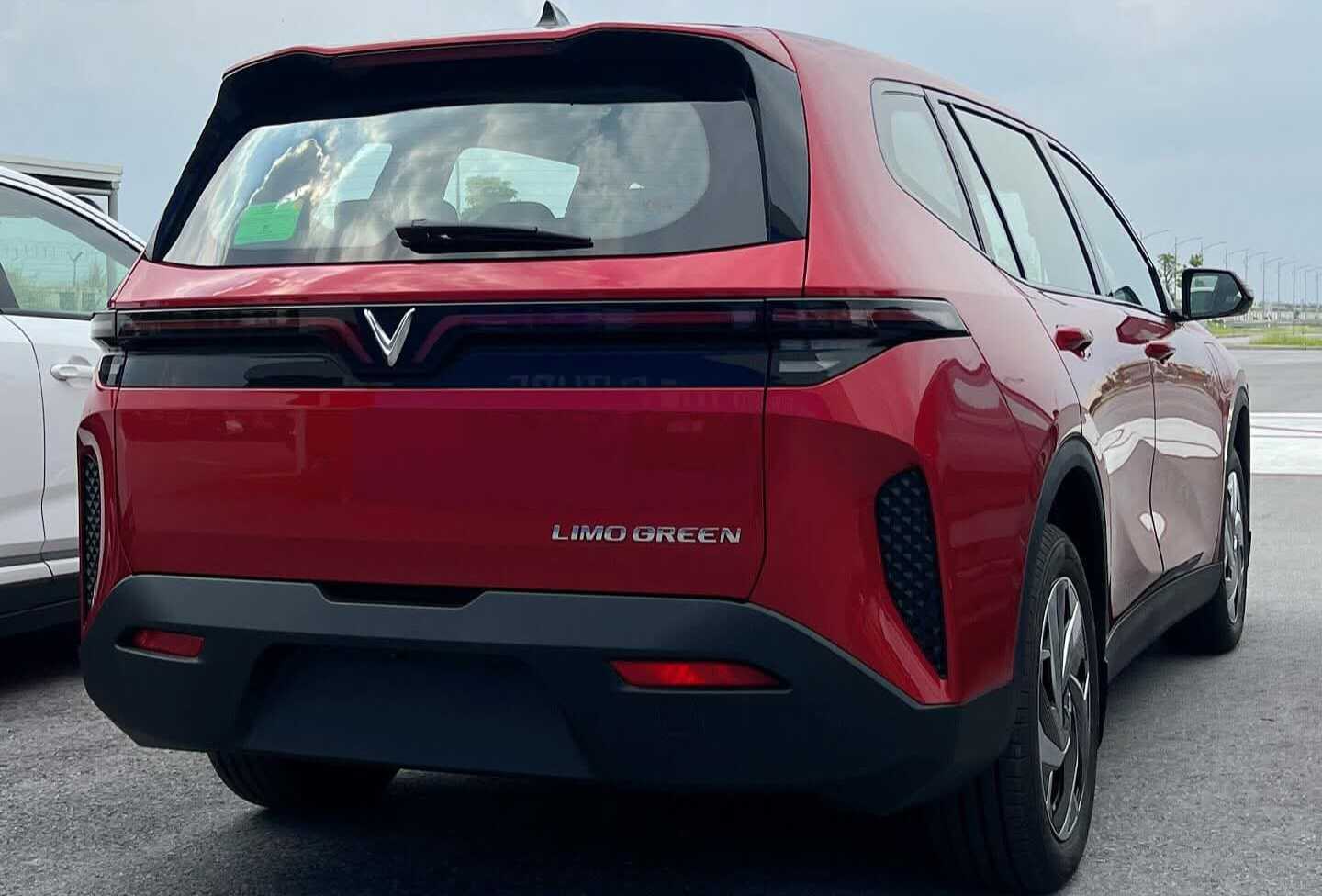 VinFast Limo Green: MPV Listrik 7-Seater Penantang Toyota Innova Zenix
