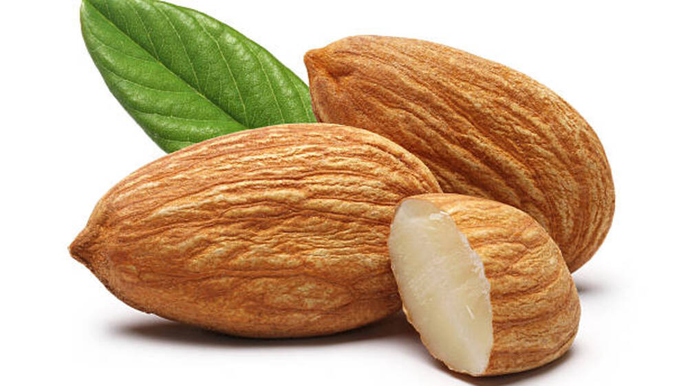 Almond: Kacang dengan Kekriukan Khas dan Manfaat Luar Biasa untuk Kesehatan