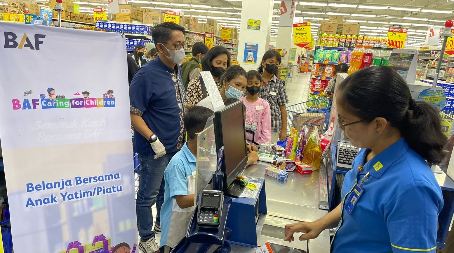 Semarak Kasih Bersama BAF Membawa Kebahagiaan Lebih dari 300 Anak Yatim/Piatu di 9 Kota