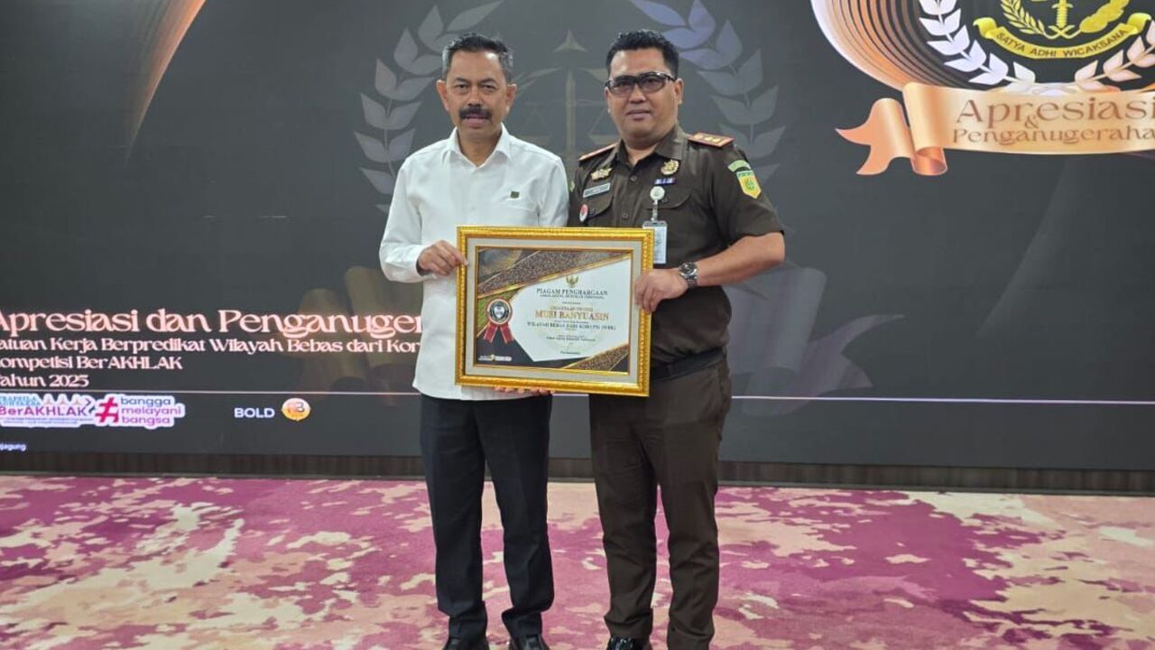 Kejari Muba Raih Predikat Zona Integritas Menuju WBK dan Kompetisi BerAKHLAK Tahun 2025