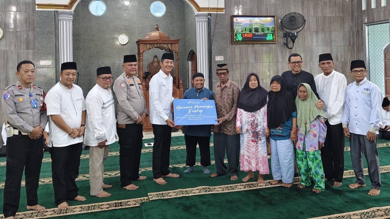 Safari Ramadhan, PT Pertamina dan Pemkab PALI Serahkan 100 Paket Sembako untuk Kaum Dhuafa