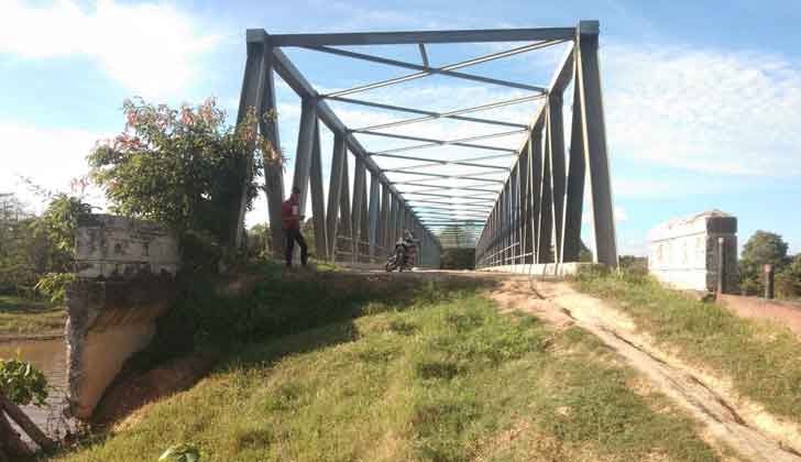 Jembatan Desa Pauh Ancam Keselamatan Pengendara