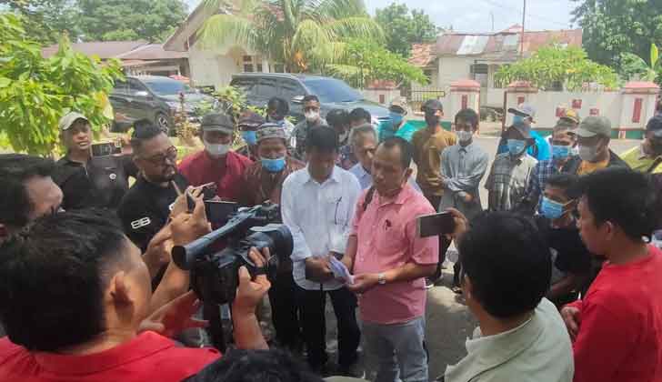 Cemarkan Lingkungan, Warga Gugat Dua Perusahaan Perkebunan