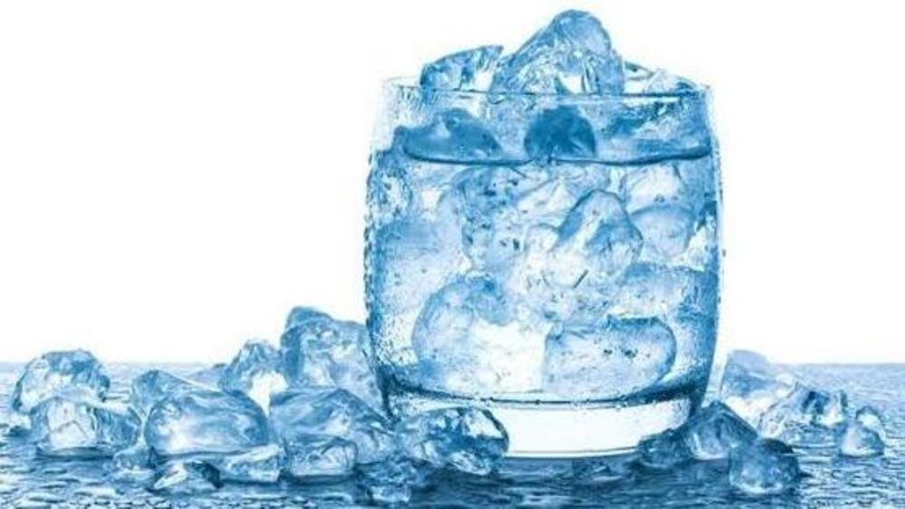 Anda Gemar Minum Air Es? Jangan Berlebihan, Ini Dampak Buruk Minum Es Bagi Kesehatan 