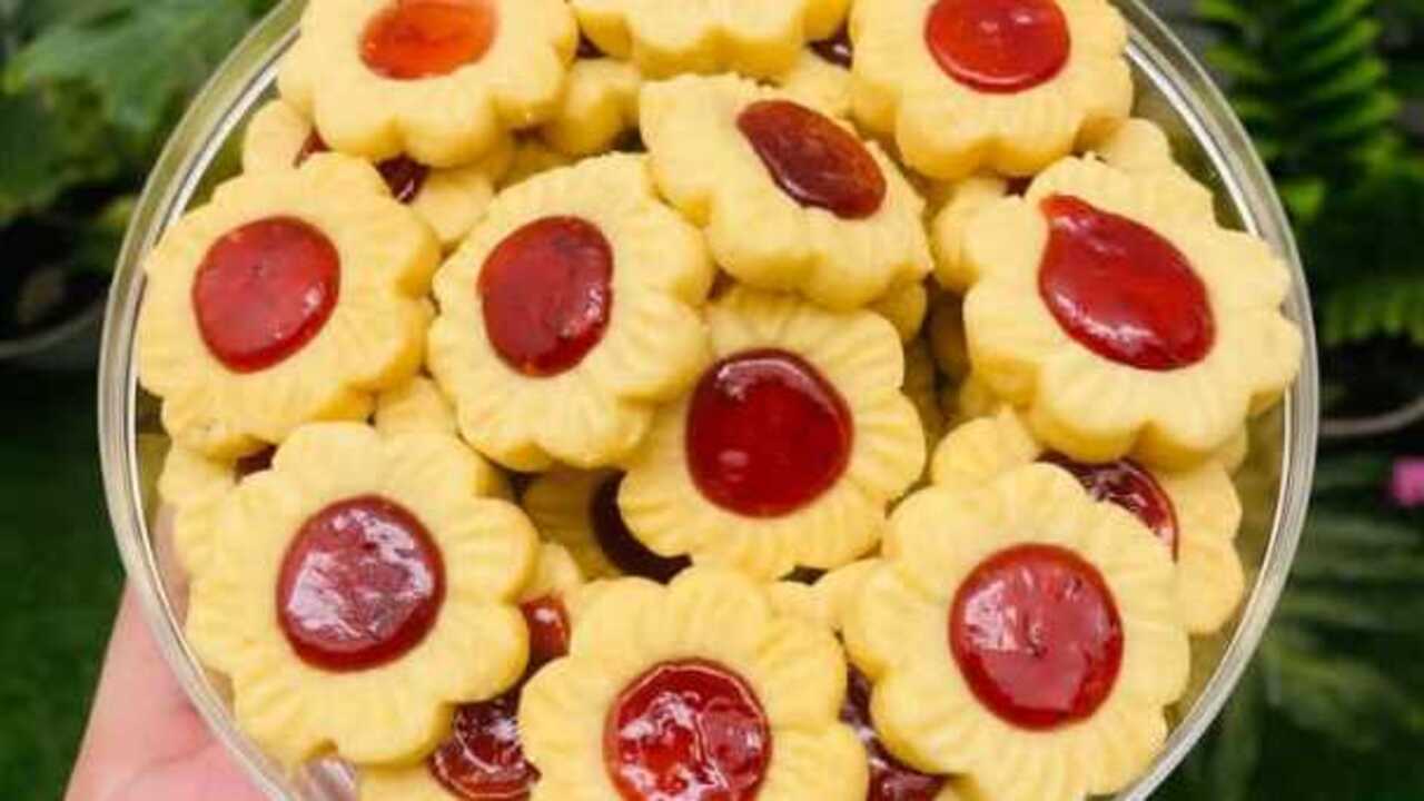 Keunikan dan Kelezatan Strawberry Cookies: Cemilan Manis yang Memikat Hati