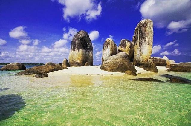 Liburan Akhir Tahun Anti-Mainstream: Nikmati 5 Aktivitas Seru di Pulau Batu Berlayar, Belitung