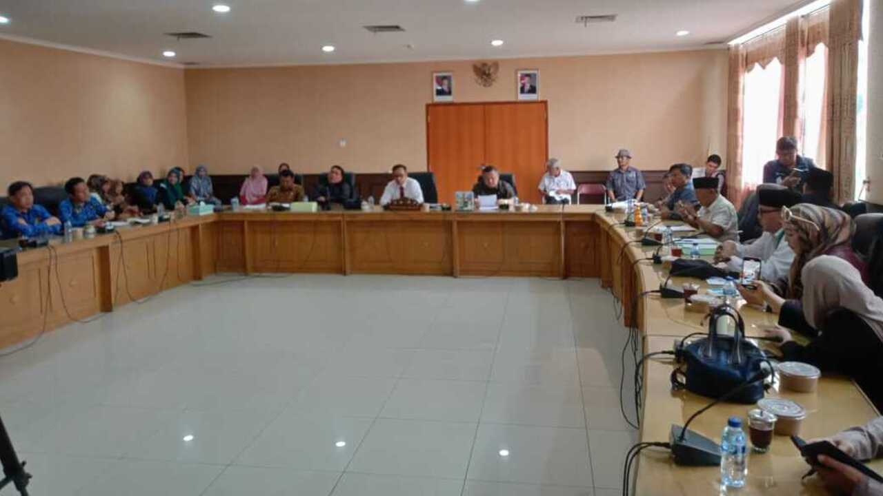 Tuntut Penyelesaian Tanah Ex-Behersteireen, DPRD Bentuk Pansus
