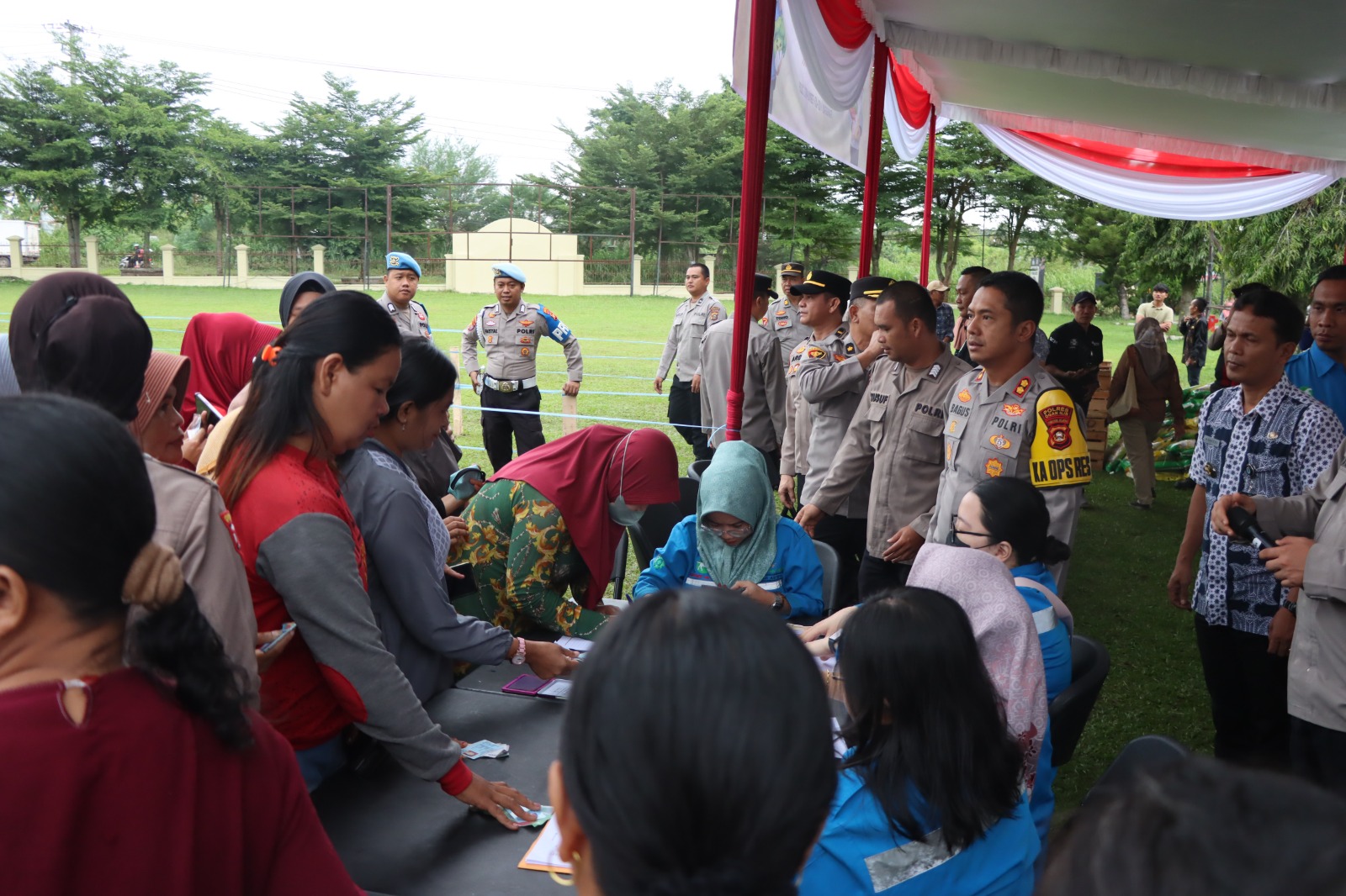 Ratusan Warga Ogan Ilir Serbu Polres Ogan Ilir, Ternyata Ada Hal Ini