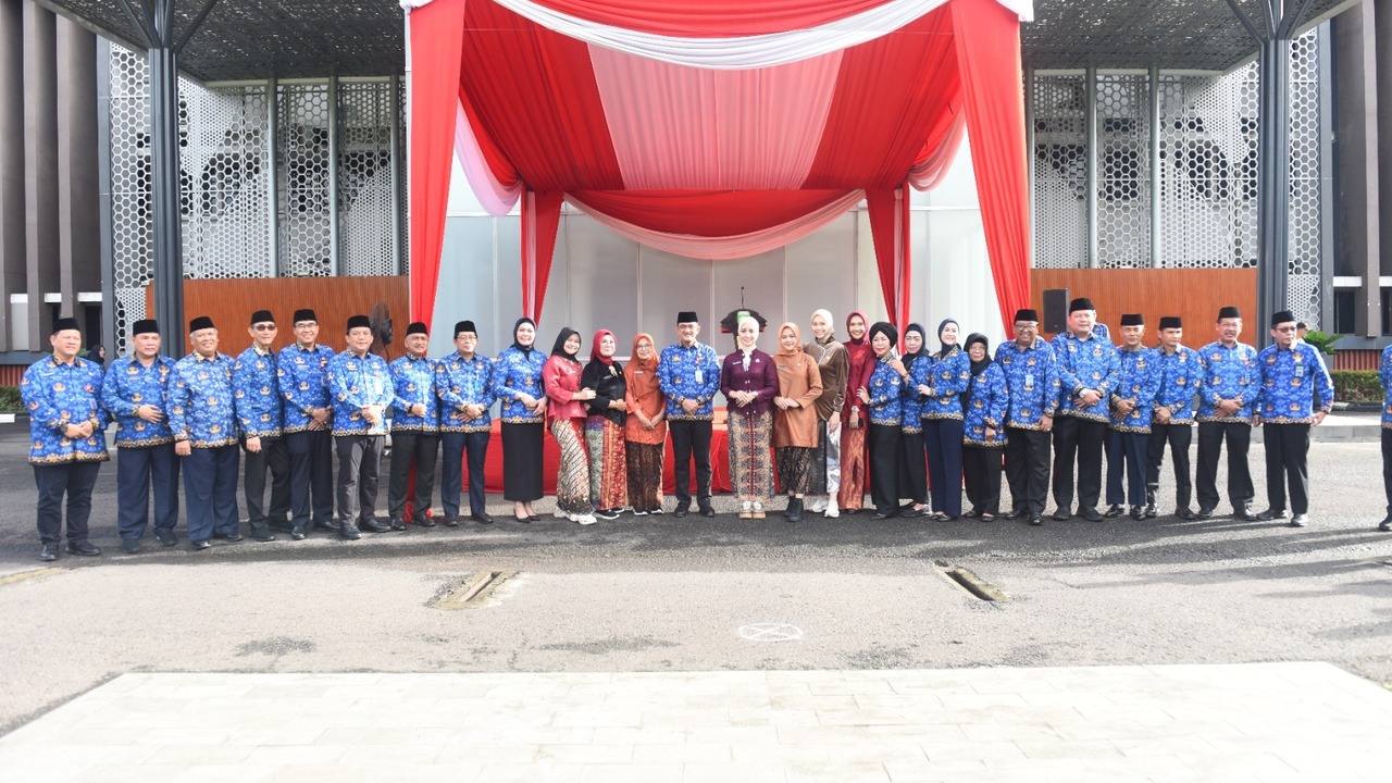 Pimpin Apel Gabungan, Sekda Provinsi Sumsel Edward Candra Tekankan Soal Disiplin PNS dan Semangat Emansipasi