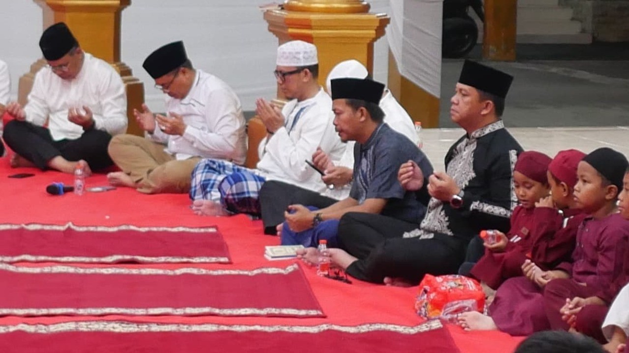 Tutup Tahun 2025, Bupati OKU Gelar Doa Bersama Anak Yatim