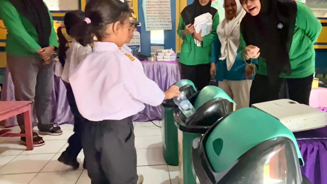 Pertamina Patra Niaga Regional Sumbagsel Berdayakan Masyarakat Lubuklinggau Edukasi Lingkungan Sejak Dini 