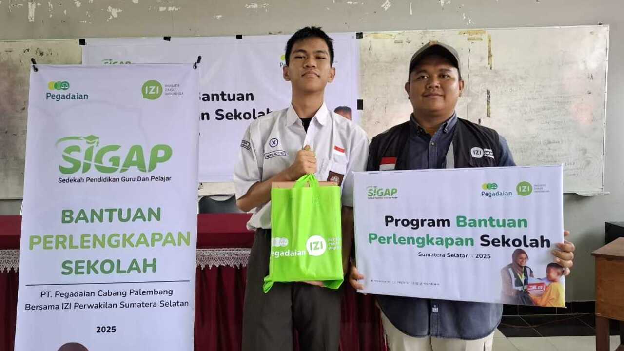 Dukung Pendidikan, Pegadaian Palembang Bersama Izin Bagikan Perlengkapan Sekolah