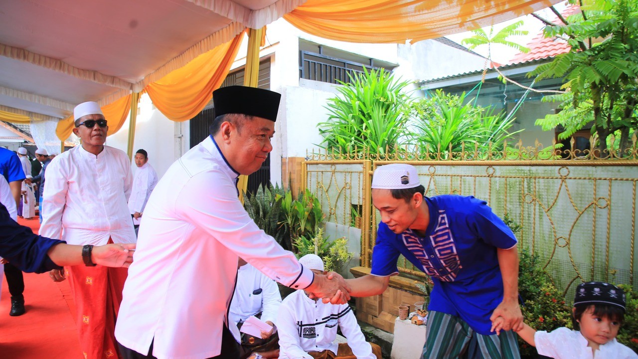Hadiri Haul Akbar KH Ali Umar Thoyib, Wagub Sumsel Cik Ujang Tegaskan Komitmen Pemprov Dukung Pendidikan 