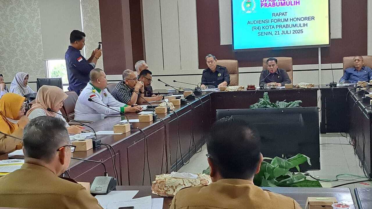 Ratusan PHL Non ASN di Prabumulih Datangi DPRD, Tuntut Diangkat Menjadi PPPK Paruh Waktu
