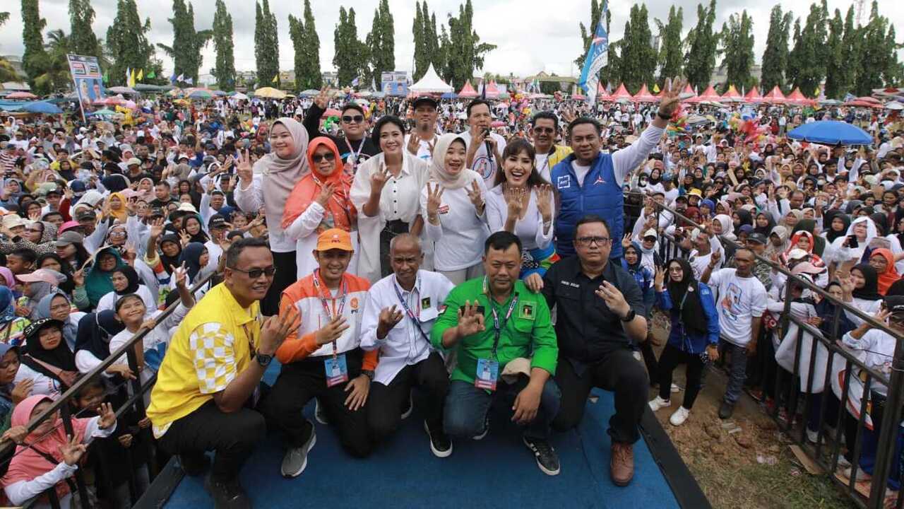 Kampanye Akbar Ngesti-Amin Berlangsung Meriah, Ribuan Masyarakat Padati Lapangan Eks Polsek Prabumulih Timur