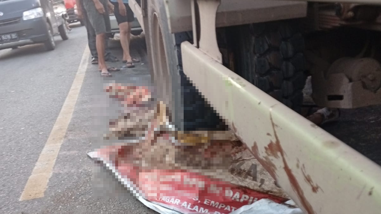 Dua Pelajar Alami Kecelakaan Maut, Satu Tewas Terlindas Truk