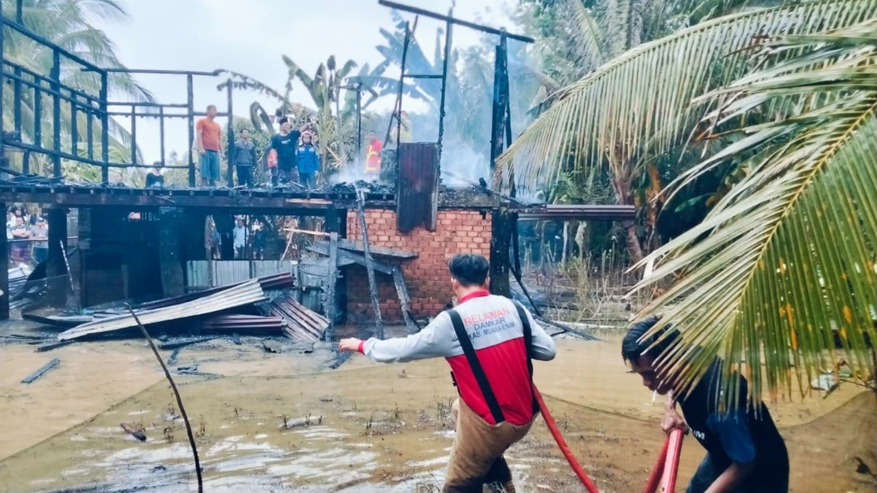 Korsleting Listrik, Rumah Warga Kuripan Ludes Terbakar