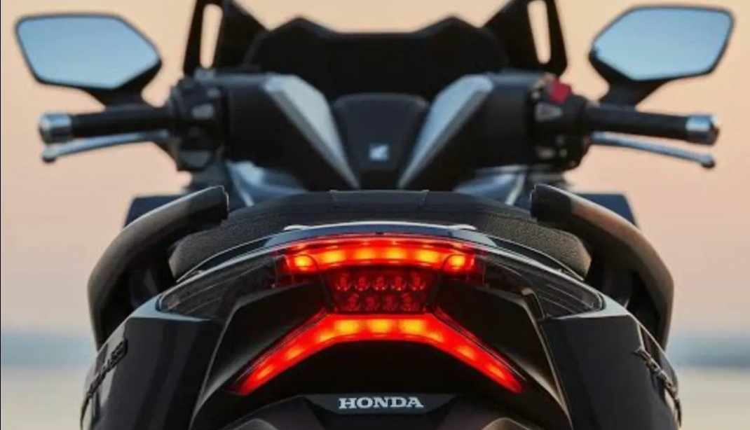 Kombinasi Sempurna Antara Elegansi dan Teknologi terdapat di Honda Forza  125 2024: