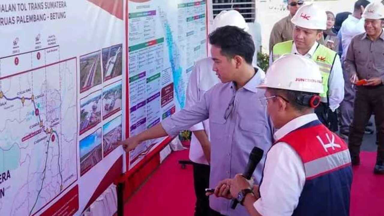 Bupati Ogan Ilir Dampingi Wapres Gibran Tinjau Proyek Tol Palembang-Betung