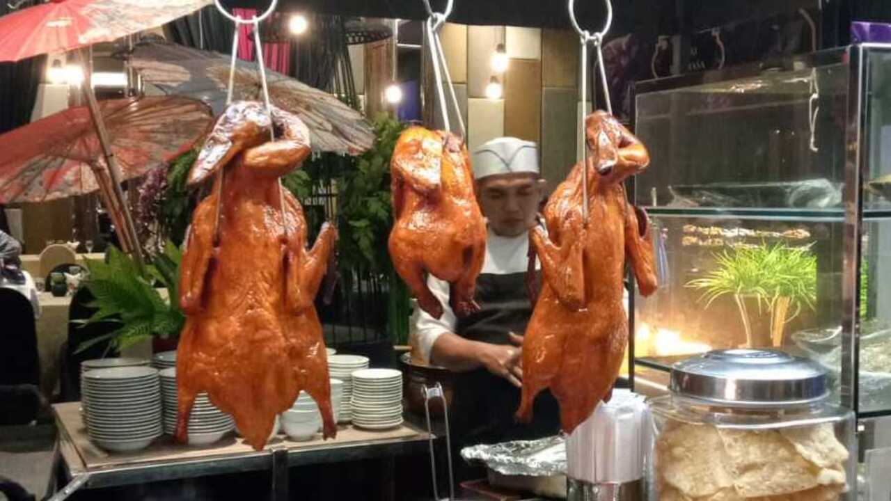 Teh Turki Hingga Raham Menu Nusantara dan Mancanegara Penuhi Iftar di The Arista Hotel Palembang