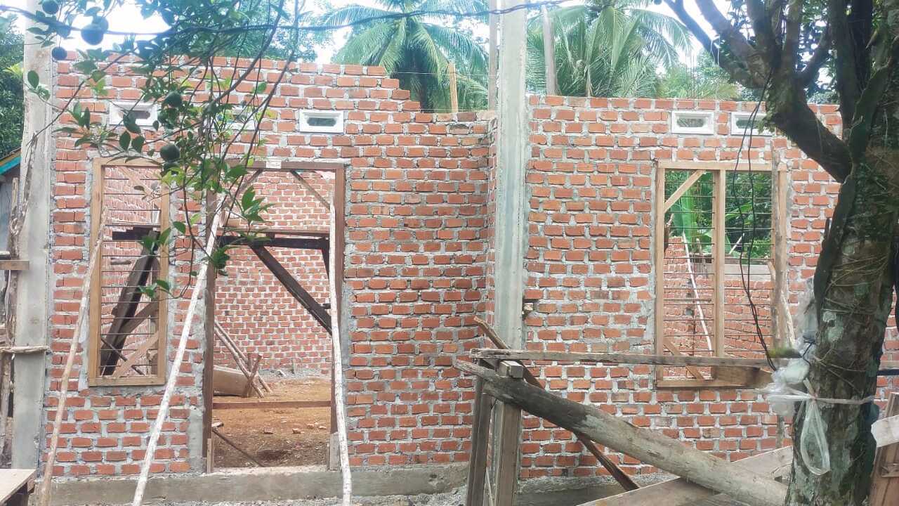 Warga Keluhkan Proyek Bedah Rumah di Taba Baru Mangkrak, Disperkim Jelaskan Ini!