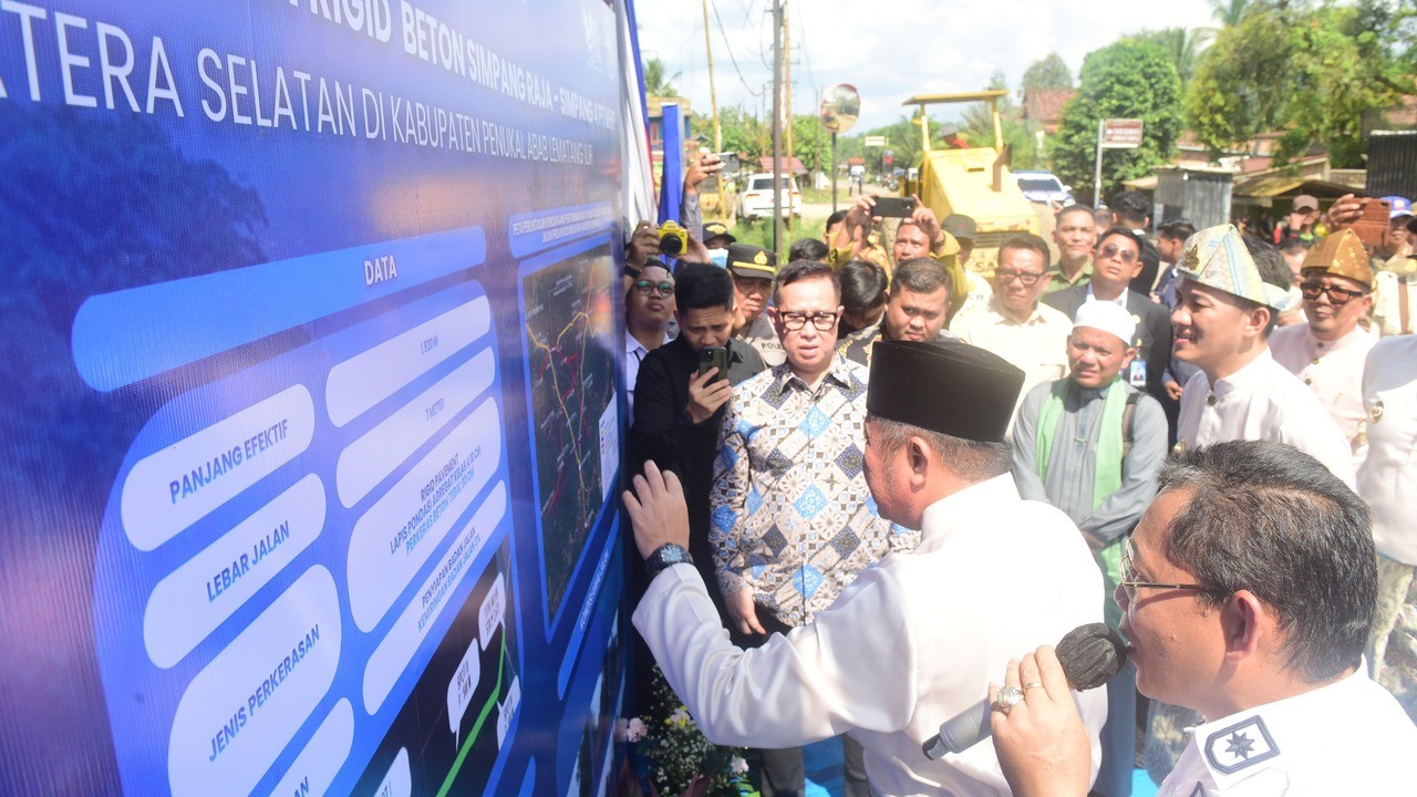 Gubernur Herman Deru Resmikan Ground Breaking Jalan Simpang Raja–Simpang 4 PT MHP di PALI