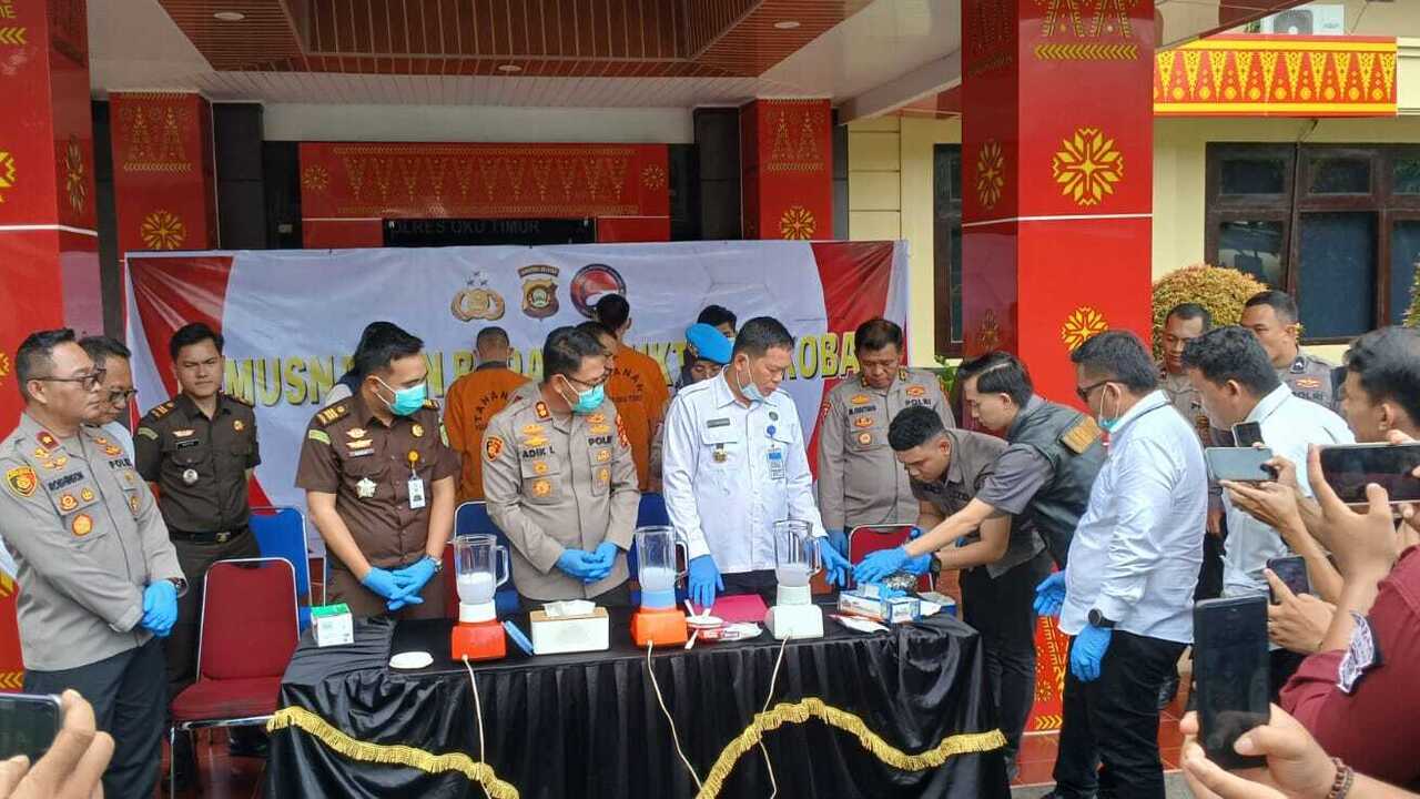 Polres OKU Timur Musnahkan Satu Kilogram Sabu