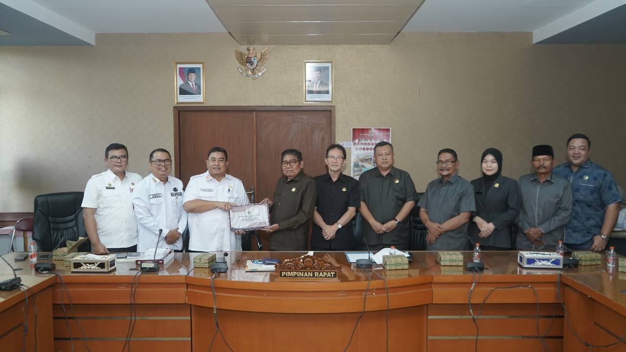 Serahkan Dokumen Raperda Pertanggungjawaban APBD 2024