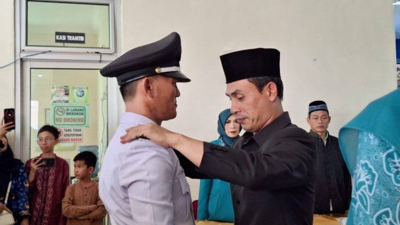 Asadi Wijaya Resmi Dilantik sebagai PJ Kades Tanjung Kemala, Ini Pesan Camat