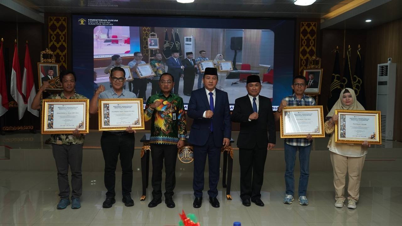 10 Pusat Perbelanjaan di Sumsel Terima Sertifikat Berbasis Kekayaan Intelektual dari Kemenkum