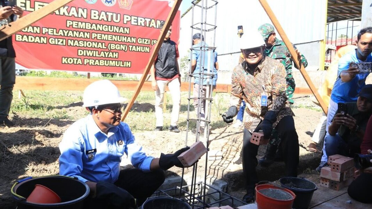 H Arlan Resmikan Peletakan Batu Pertama Pembangunan SPPG Prabumulih