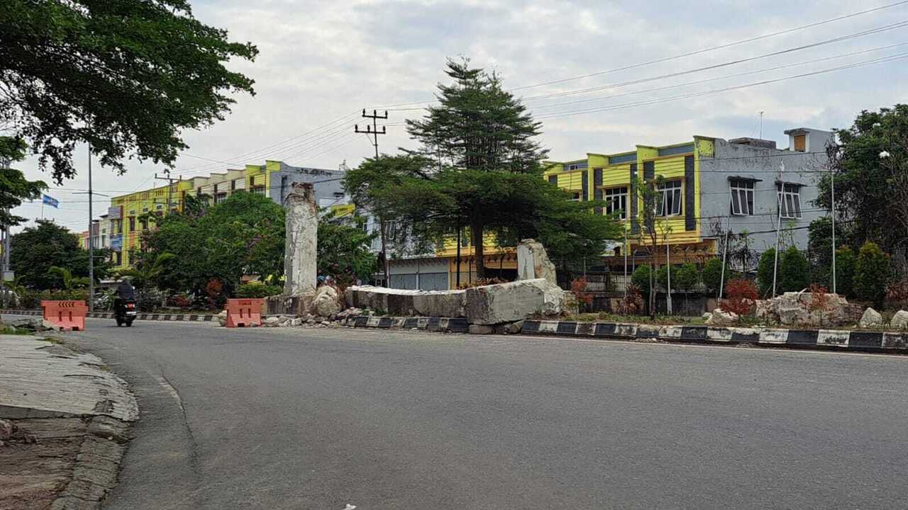 Target Tiga Bulan, Gerbang Selamat Datang Kota Prabumulih Mulai Dibangun Kembali Pasca Roboh Ditabrak Truk Kon