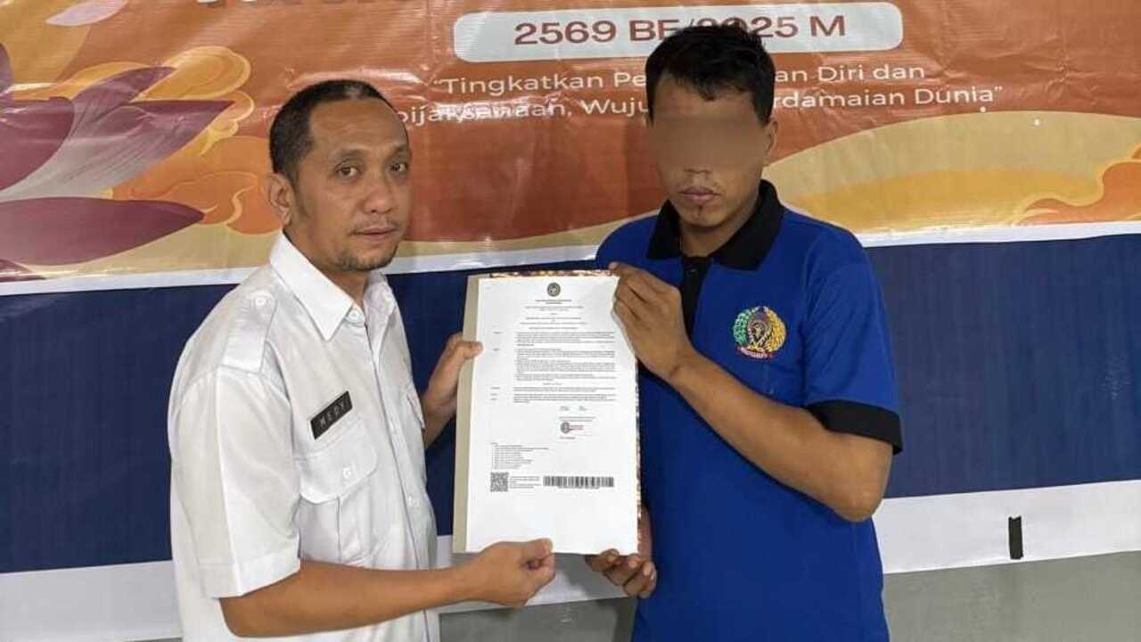 Satu Orang Warga Binaan Lapas Sekayu Terima Remisi Hari Raya Waisak