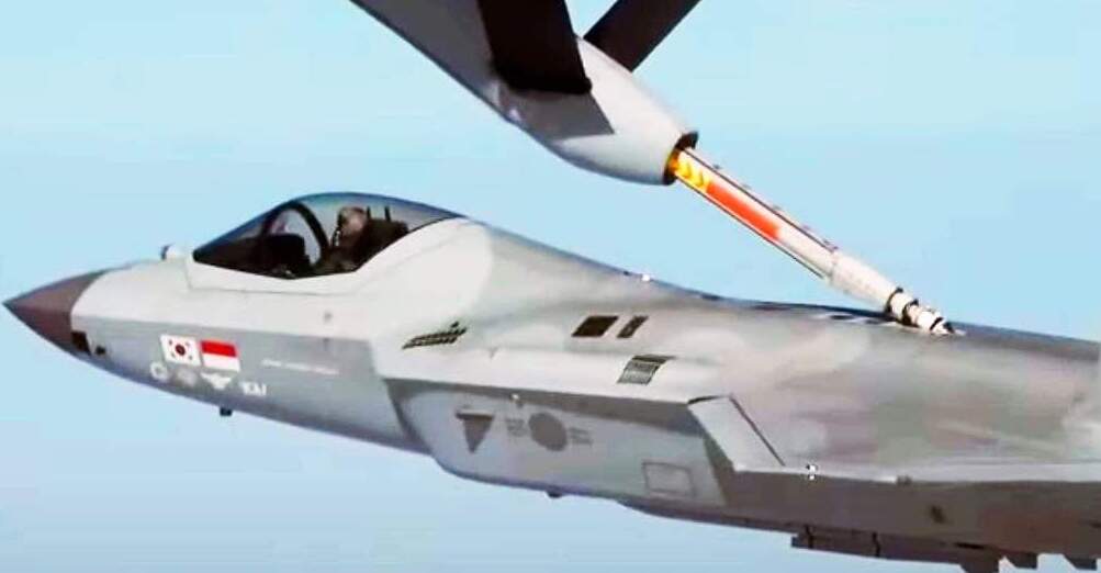 Pesawat Tempur KF-21 Boramae  Sukses Uji Coba Pengisian Bahan Bakar di Udara