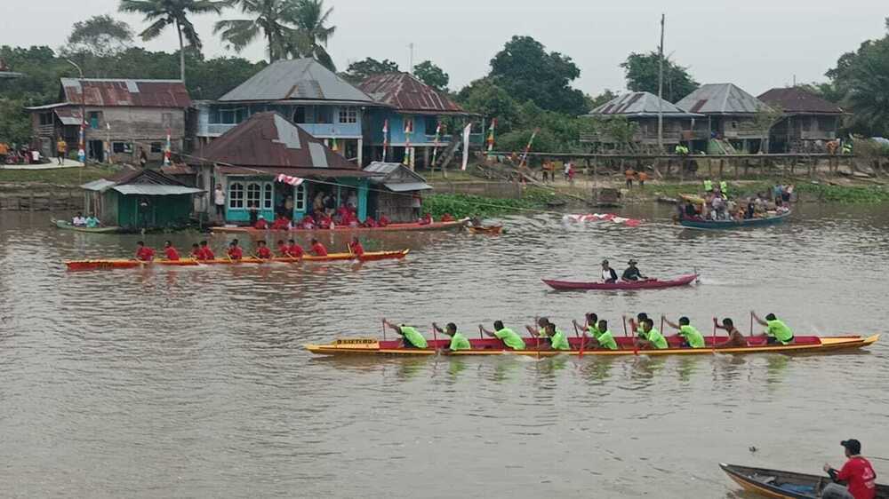 Meriahkan HUT RI ke-79, Sebanyak 45 Bidar Berkompetisi di Sungai Babatan Pedamaran