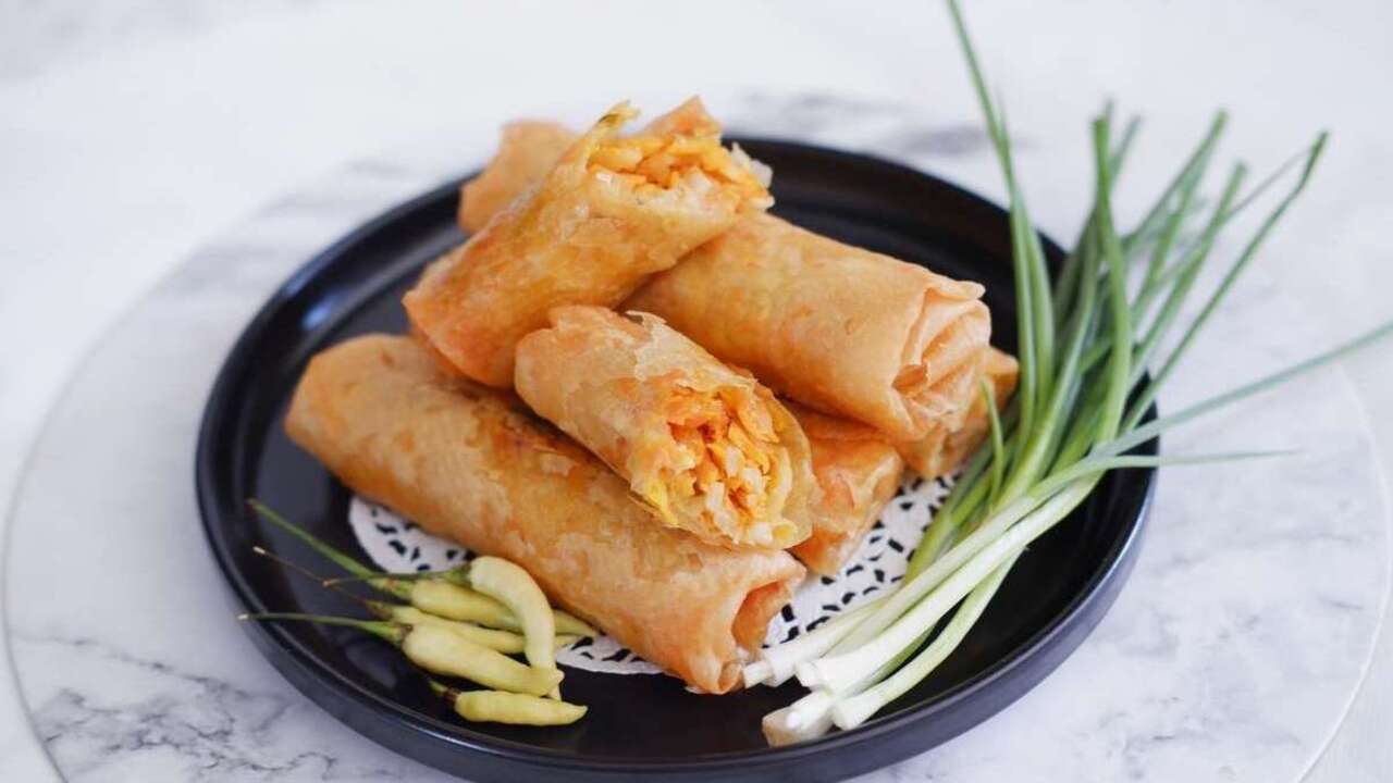 Lumpia, Kuliner Legendaris Khas Semarang yang Mendunia