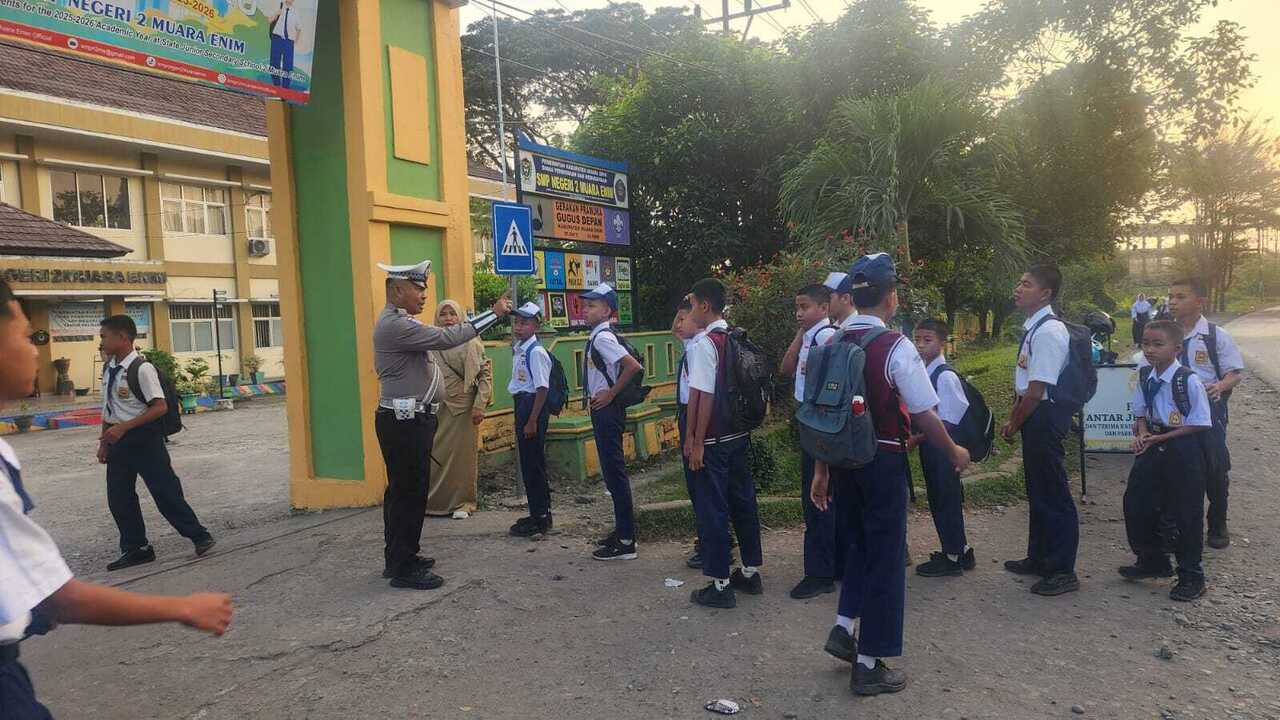 Sosialisasi Tertib Berlalu Lintas Sasar Pelajar